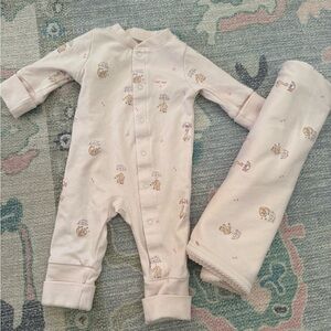 Livly Light Pink Giraffe Sleeper and Blanket